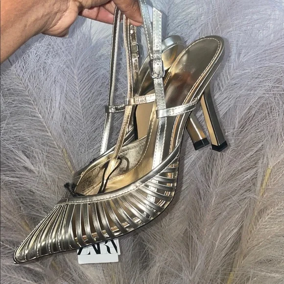 Zara Gold Pleated High Heels - Picture 3 of 4